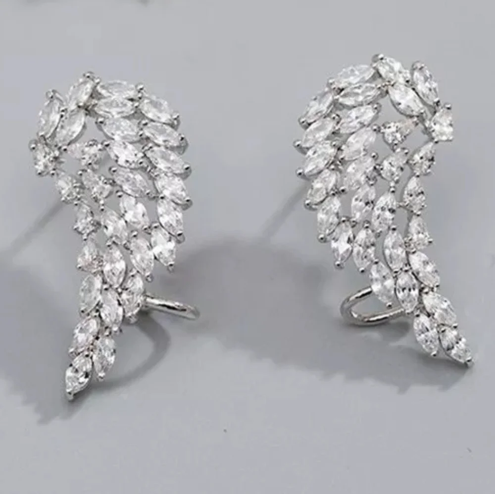 Gorgeous Open Wings Diamond Earrings - Picture 4 of 5